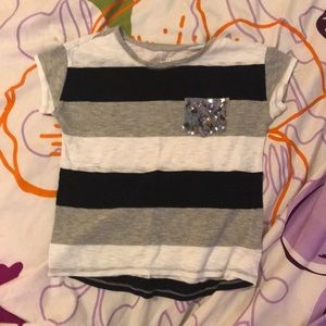 Black grey and white tee w/ a sequins pocket
